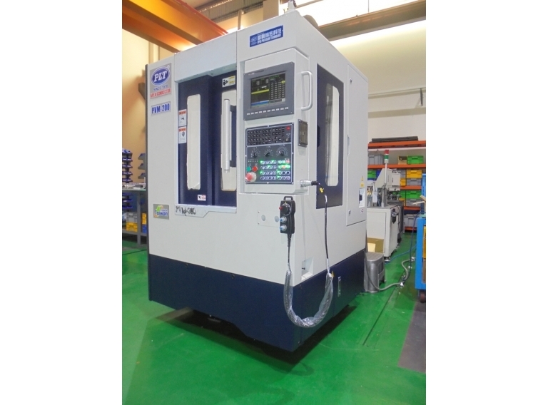 PVM-200 COMPACT CNC ENGRAVING & MILLING MACHINING CENTER